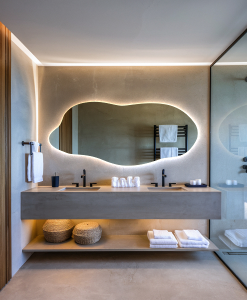 Nietypowe lustro z podświetleniem LED 35x80 cm