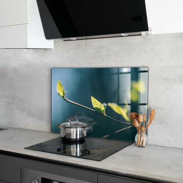 Panel szklany do kuchni Błyszczący Liść na Gałęzi