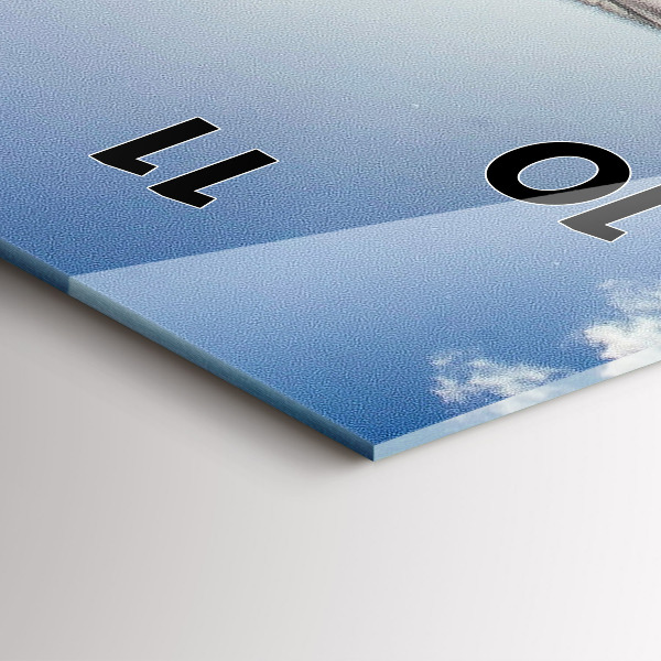 Zegar ścienny pionowy Flaga Polski na tle nieba