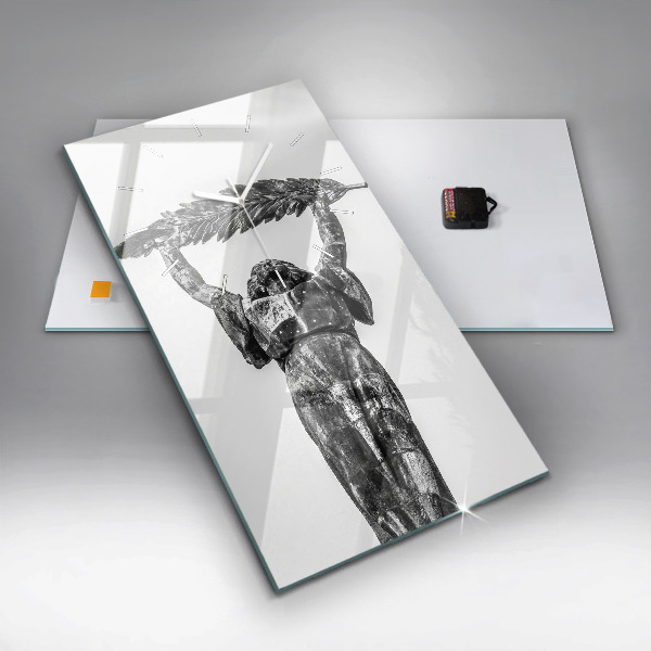 Zegar ścienny pionowy Statua Wolności w Budapeszcie