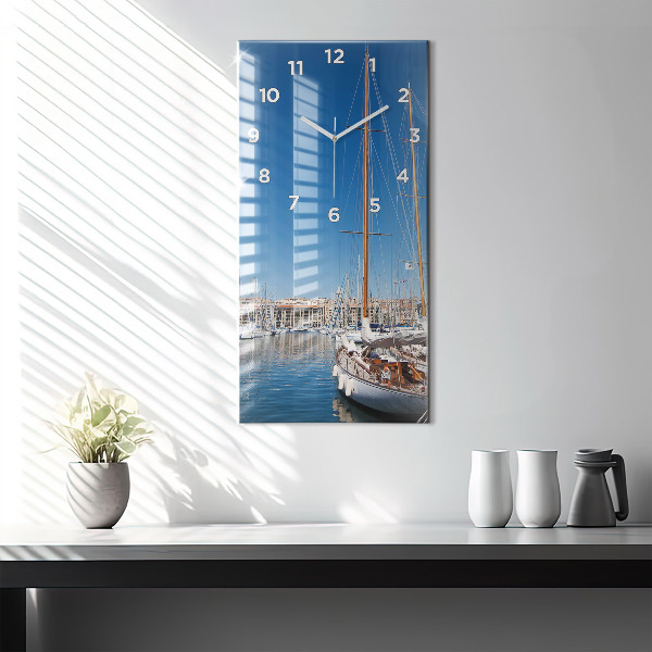 Zegar szklany pionowy Marina w Marsylii Francja