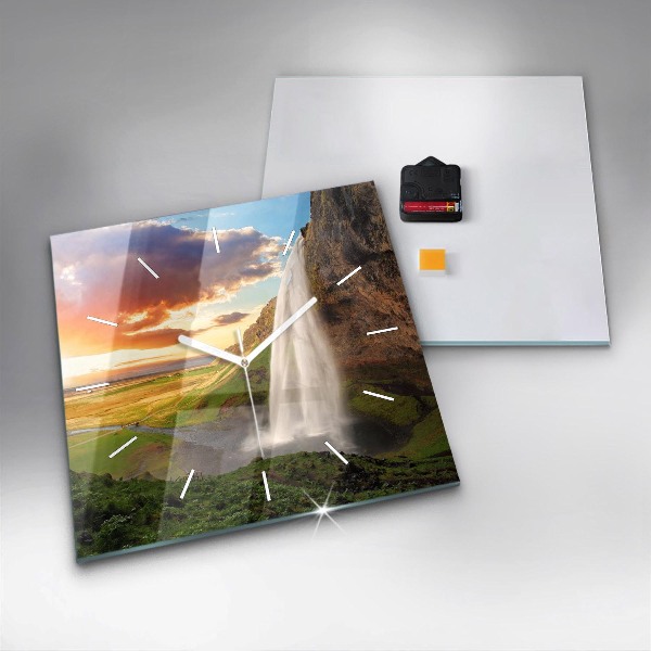 Kwadratowy zegar Wodospad na Islandii