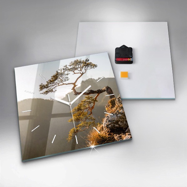 Kwadratowy zegar Drzewo w górach