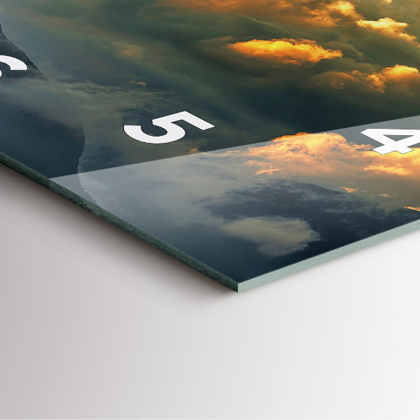 Kwadratowy zegar Lot balonem w chmurach