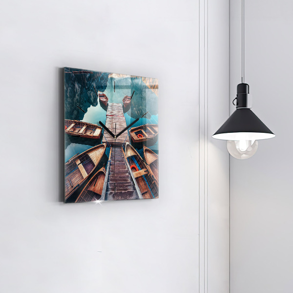 Kwadratowy zegar Pomost i Jezioro