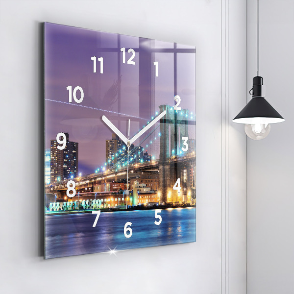 Kwadratowy zegar Brooklyn Most i East River