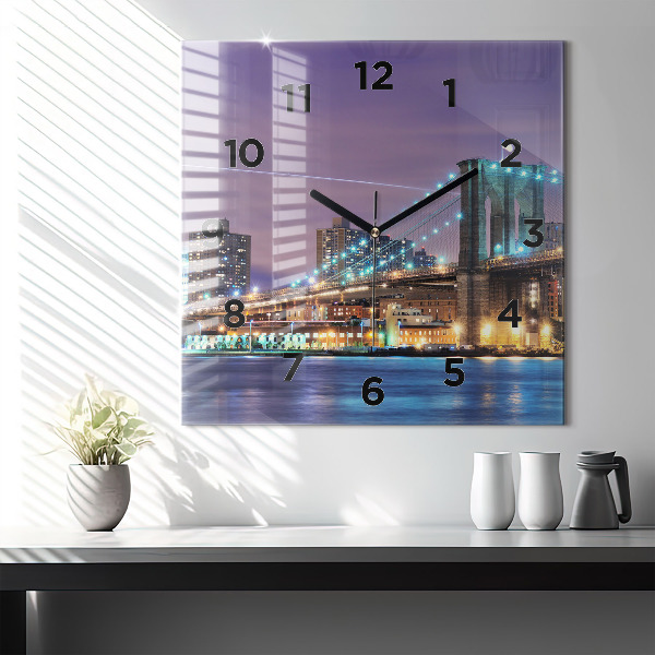 Kwadratowy zegar Brooklyn Most i East River