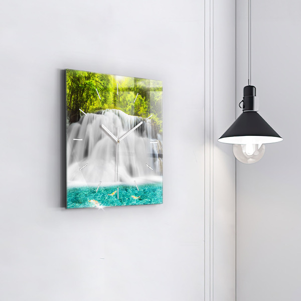 Kwadratowy zegar Wodospad w Tajlandii