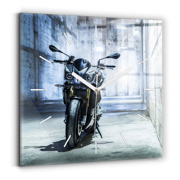 Kwadratowy zegar Motocykl w alejce