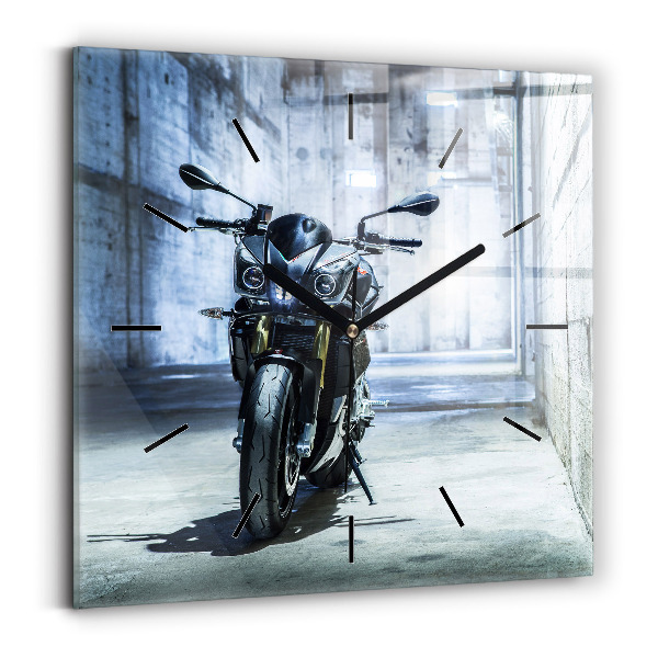 Kwadratowy zegar Motocykl w alejce