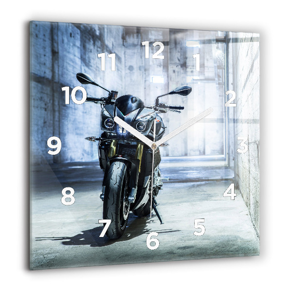 Kwadratowy zegar Motocykl w alejce