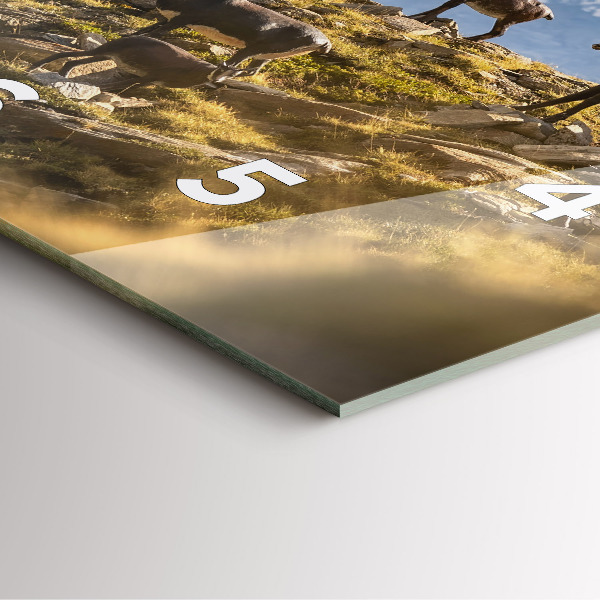 Zegar ścienny kwadratowy Koza w Dolinie Aosta