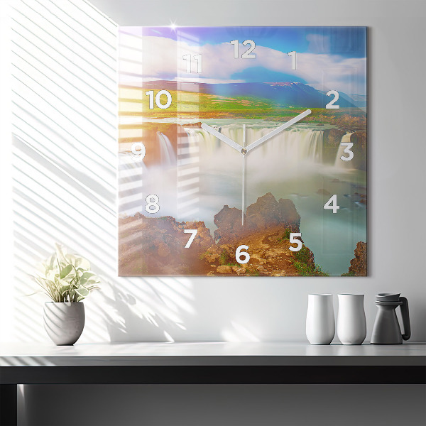 Kwadratowy zegar Godafoss na Islandii