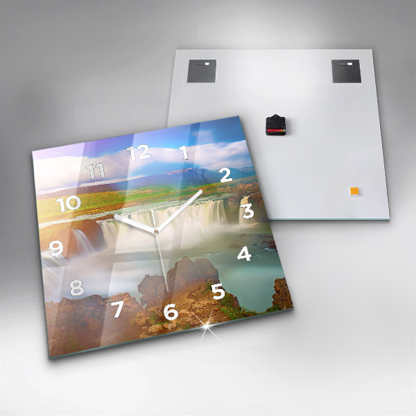 Kwadratowy zegar Godafoss na Islandii