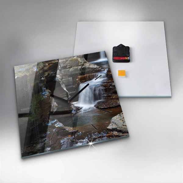 Kwadratowy zegar Wodospad i skały Islandii