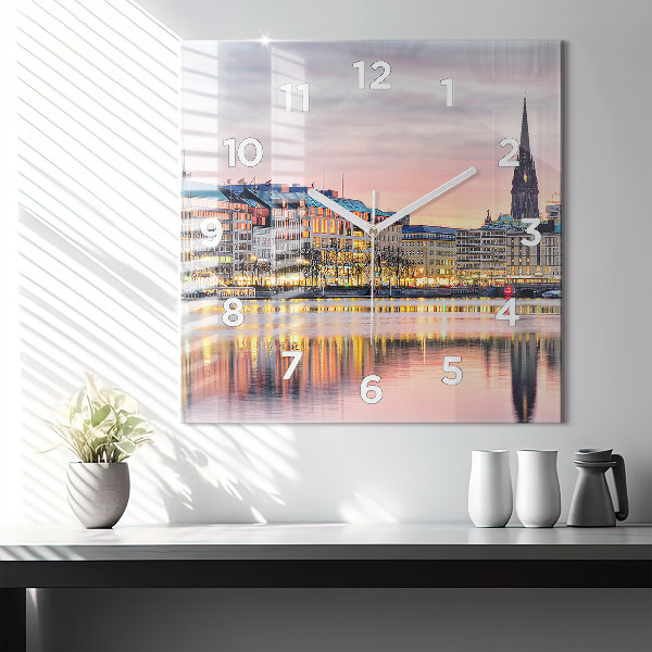 Kwadratowy zegar Alster w Hamburgu