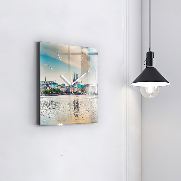 Kwadratowy zegar Binnenalster w Hamburgu