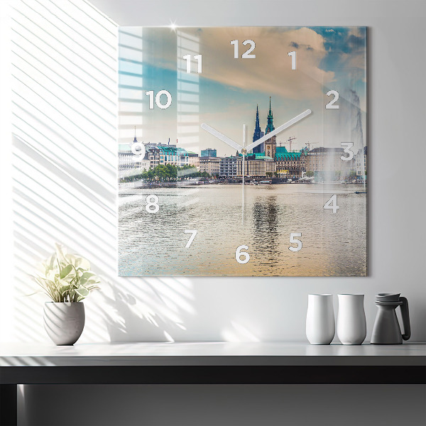 Kwadratowy zegar Binnenalster w Hamburgu