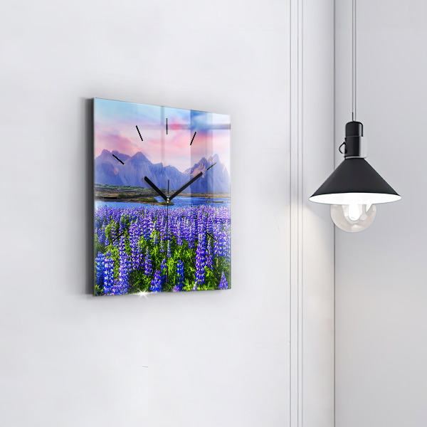 Kwadratowy zegar Widok na góry Islandia