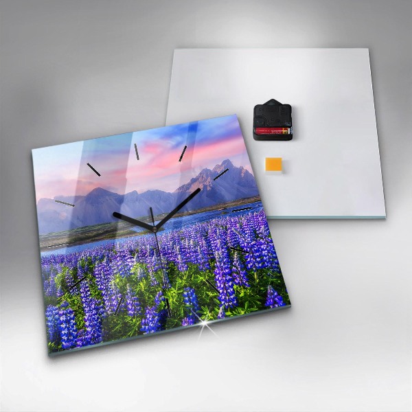 Kwadratowy zegar Widok na góry Islandia