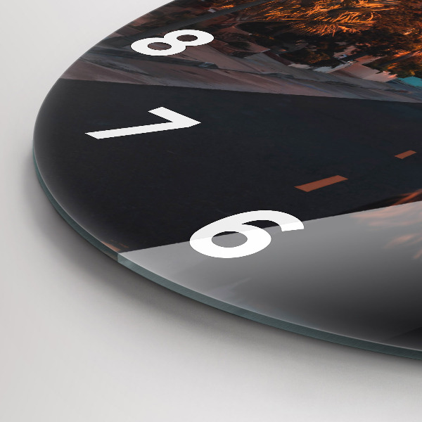 Zegar okrągły z nadrukiem Kobieta na drodze