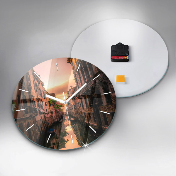 Zegar okrągły z nadrukiem Widok na kanał w mieście
